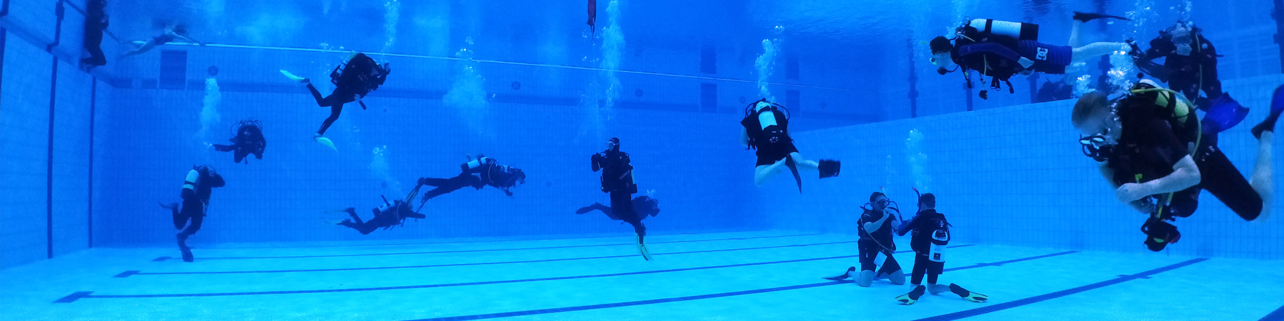 5 Meter Deep Scuba Diving Pool • Luton BSAC, Diving Club